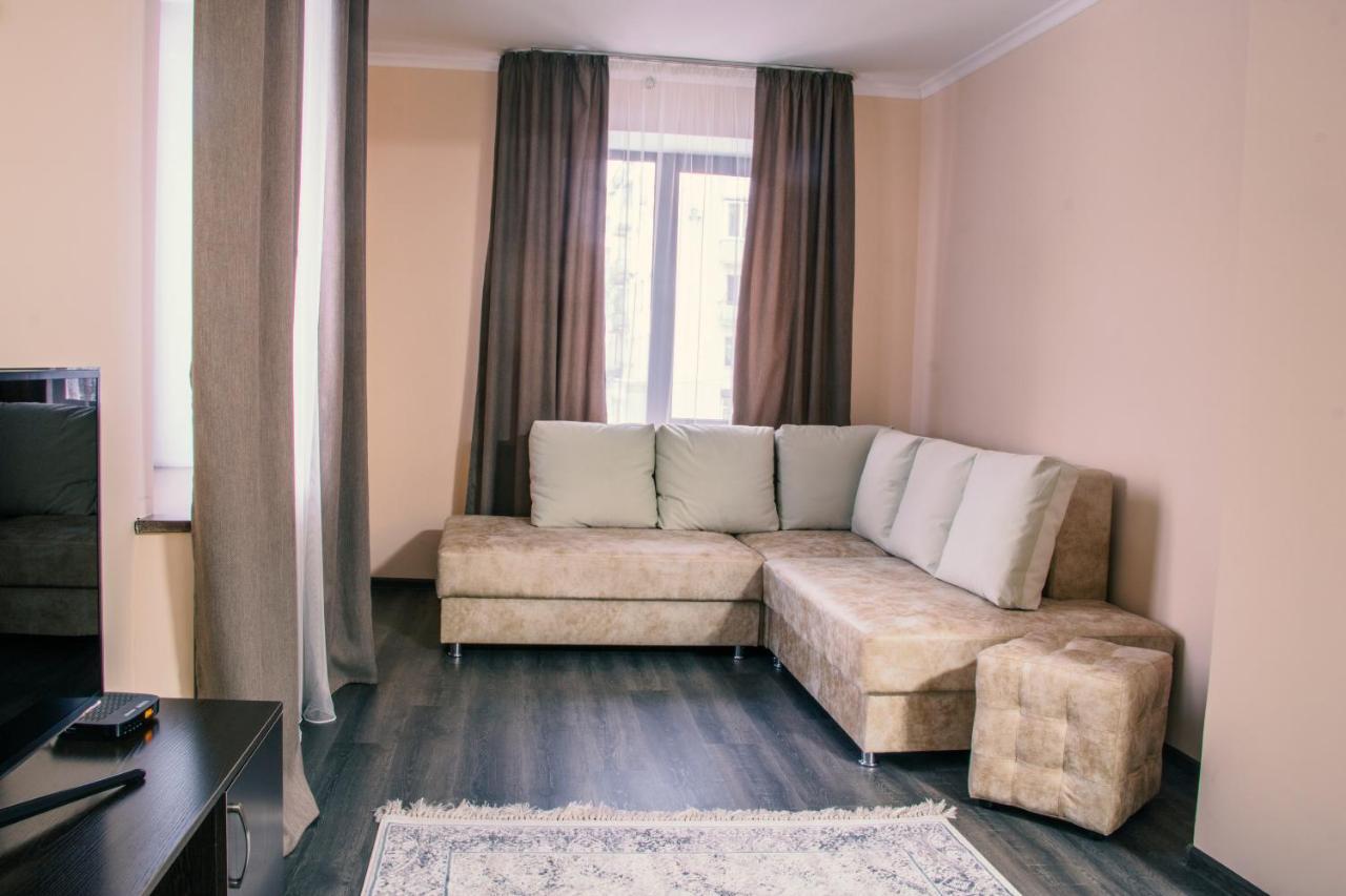 Alplaza Hotel Ust-Kamenogorsk Exterior photo